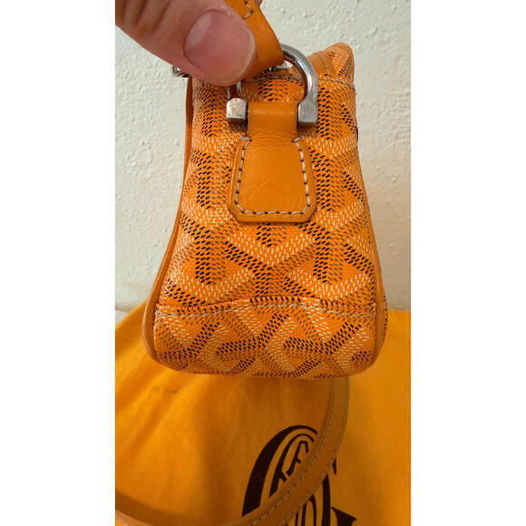 AUTHENTIC GOYARD CAP VERT YELLOW CROSSBODY BAG - Picture 7 of 16